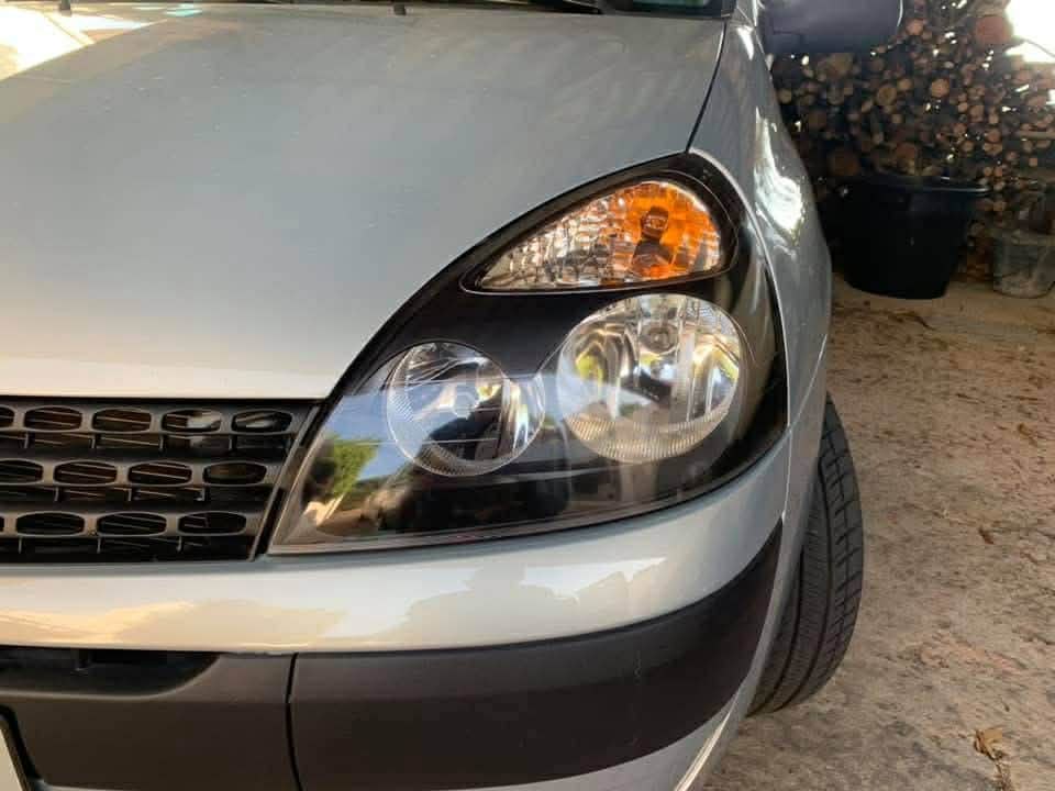Phare de Renault Clio après rénovation
